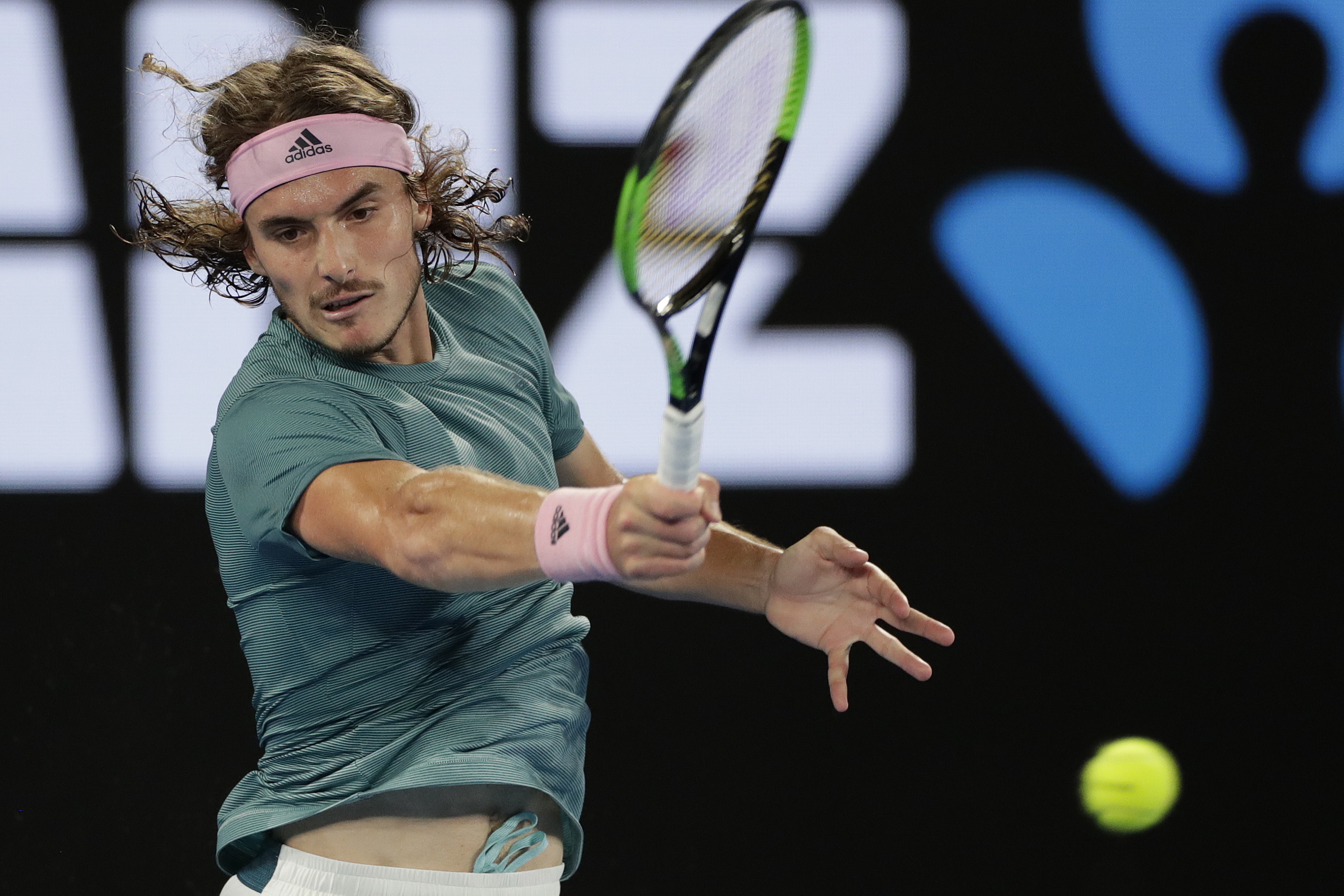 米兰体育官方网站-包含澳大利亚网球队横扫日本网球队，西西帕斯高光表现的词条