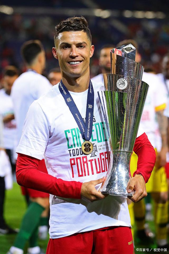 皇马完胜英格兰，C罗统治全场的简单介绍