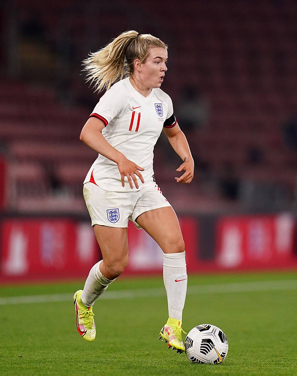 包含澳大利亚队痛宰新西兰，晋级女足世界杯半决赛的词条