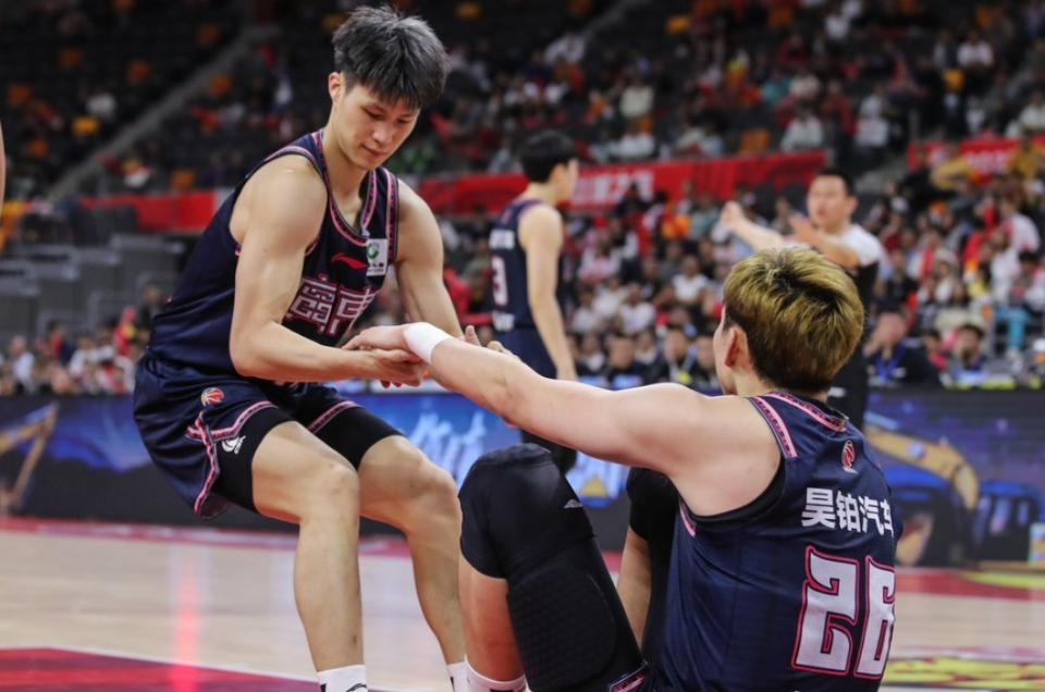 米兰体育网页版-辽篮不败金身终结！被广东绝杀逼出败退