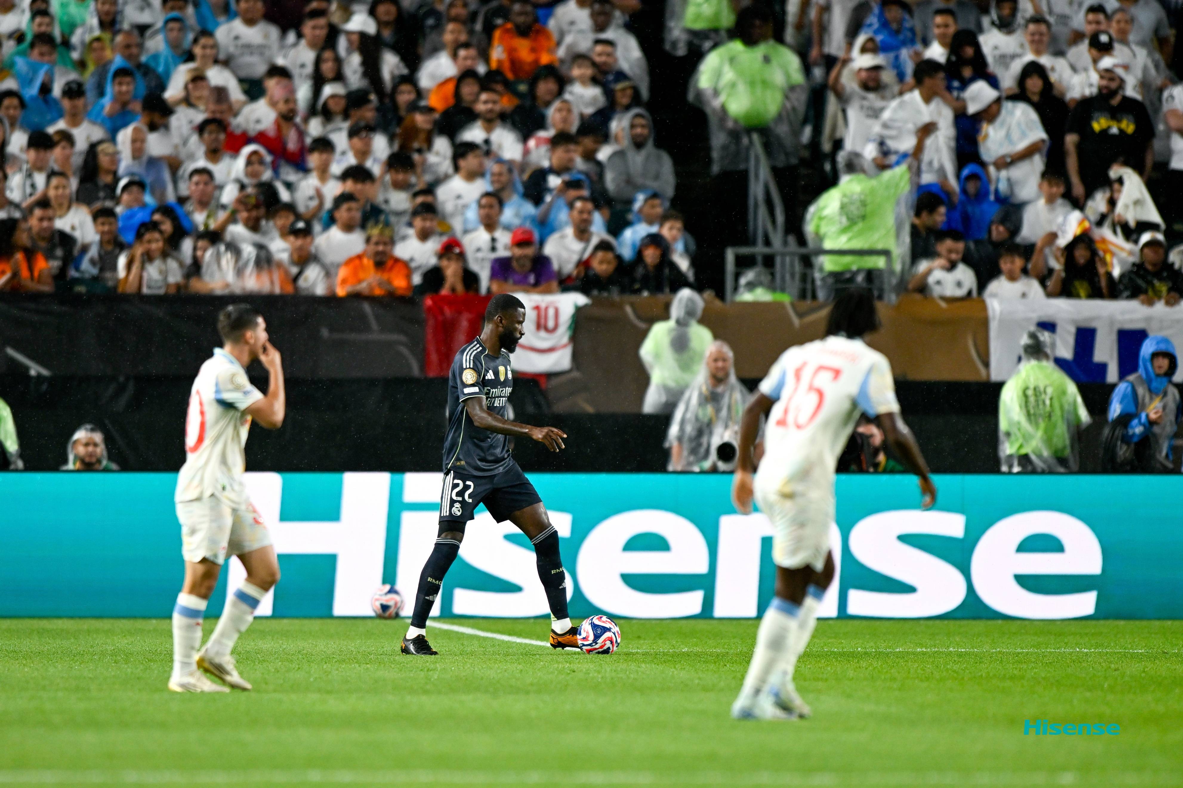 皇家马德里击败对手，小组头名悬念依然存在的简单介绍