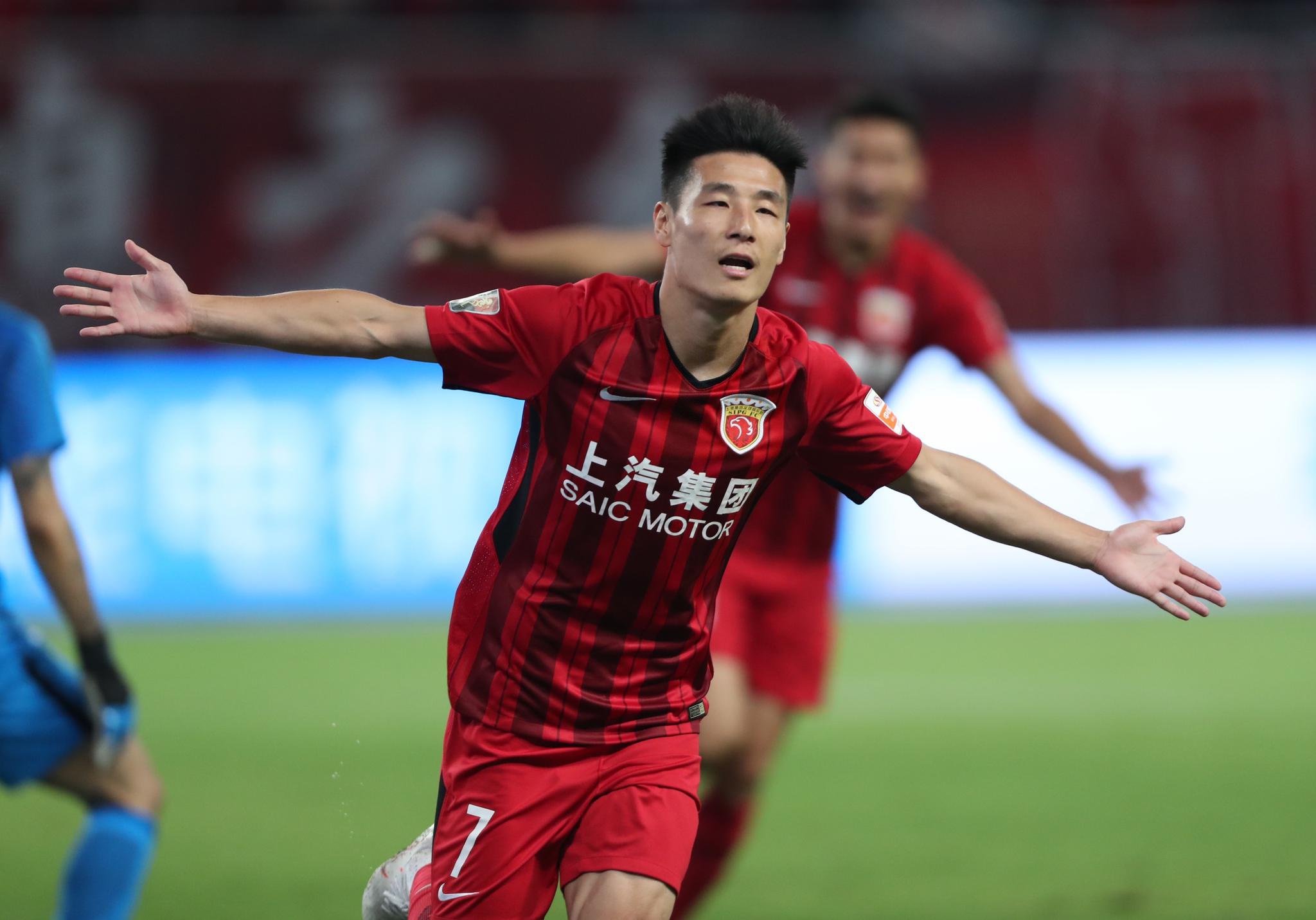 米兰体育官方网站-战火连天的比拼，谁能最终脱颖而出？