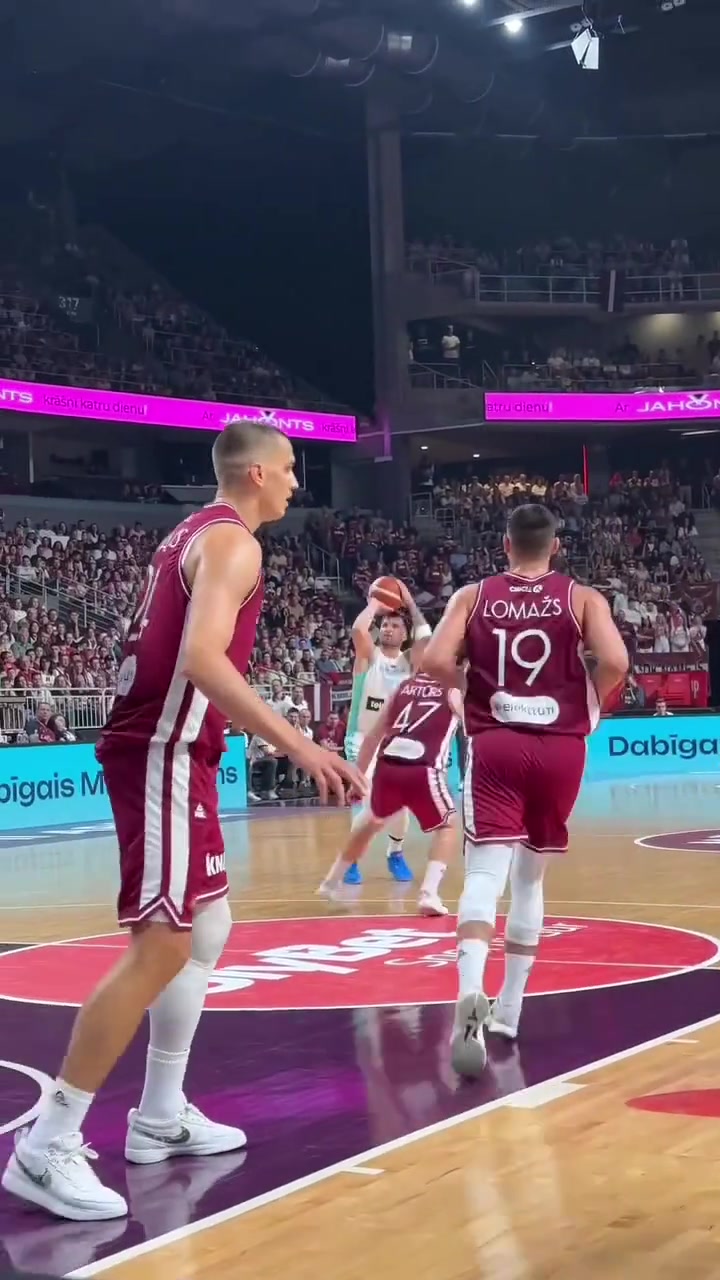 魔术轻取76人，东契奇状态火热的简单介绍