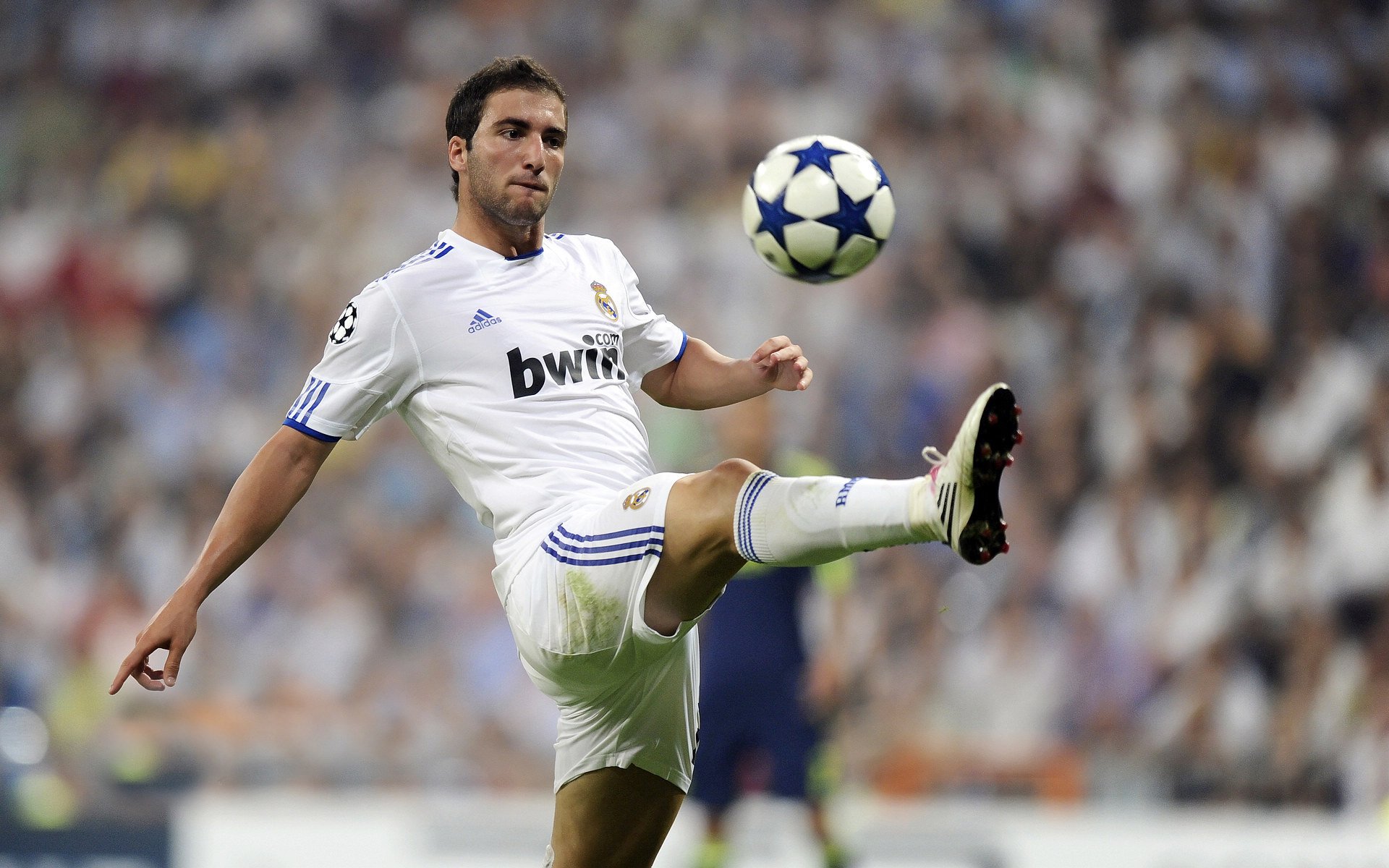 中国米兰体育-从塞维利亚到圣西罗，一种制霸美学的欧冠决赛演绎