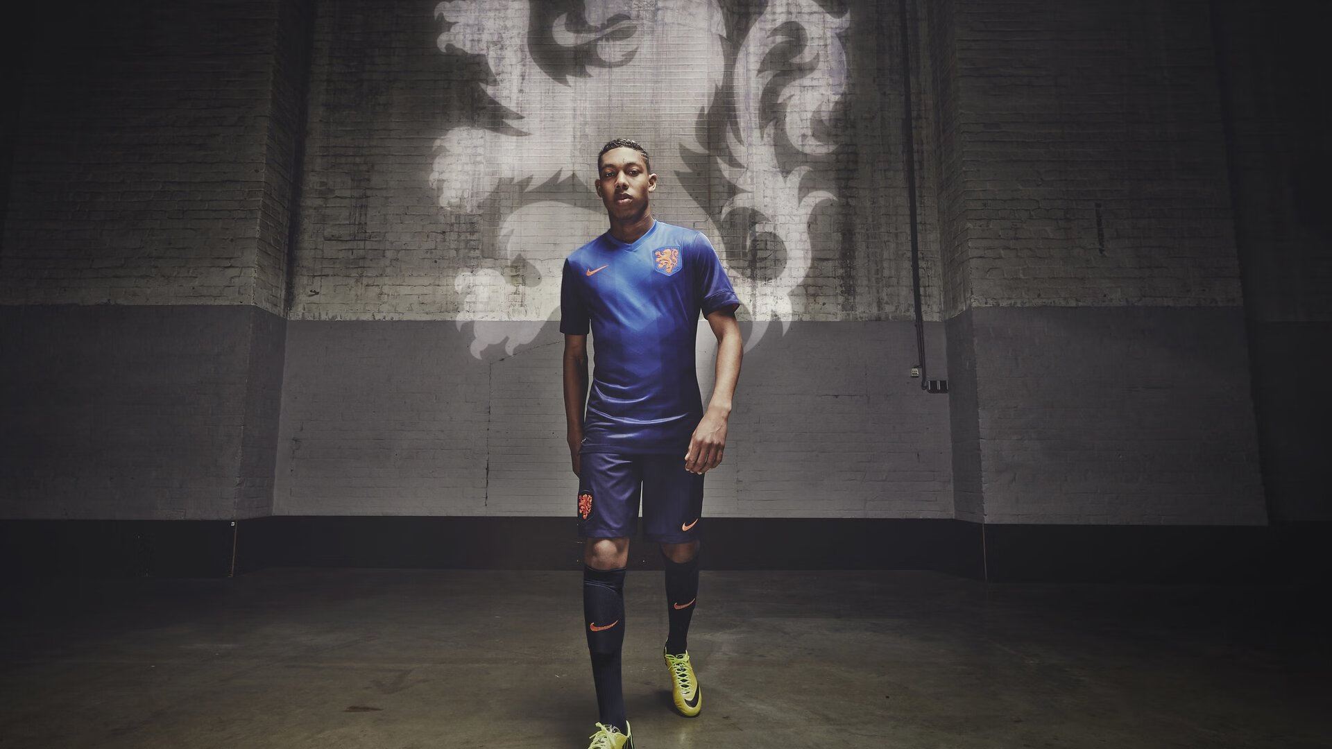 生死战与揭幕战，体育世界的平行叙事