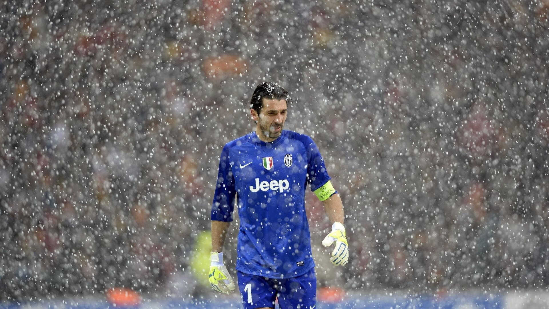 米兰体育-绿茵场与乒乓球台的双重奏，英格兰横扫瑞典，马龙统治全场